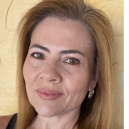 Adriana  Ribeiro Tavares